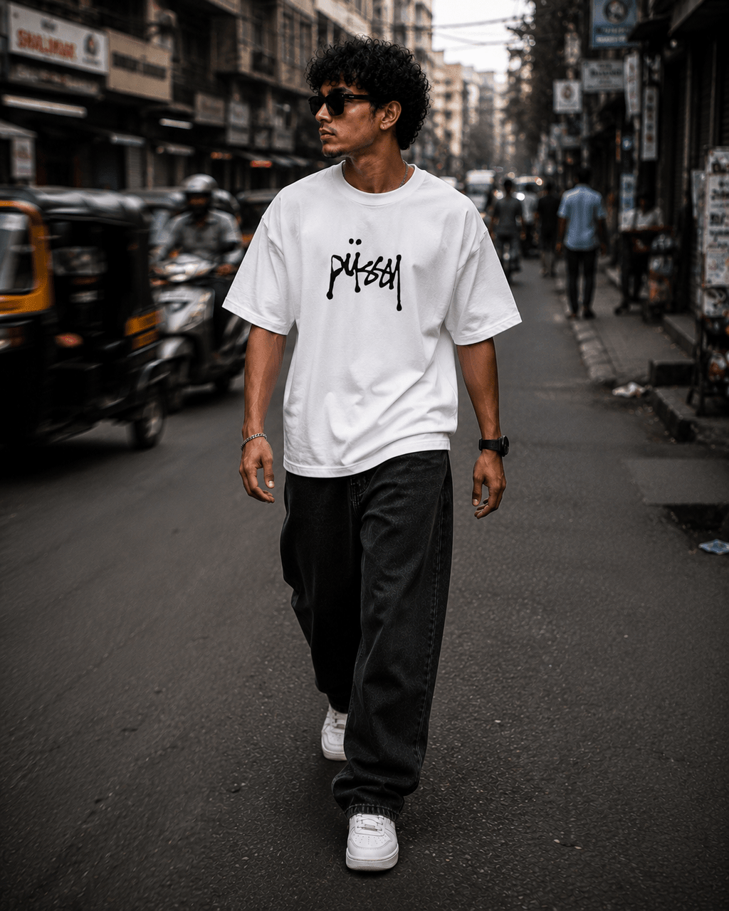 Stüssy Oversized Graphic T-Shirt - WhiteBlacks