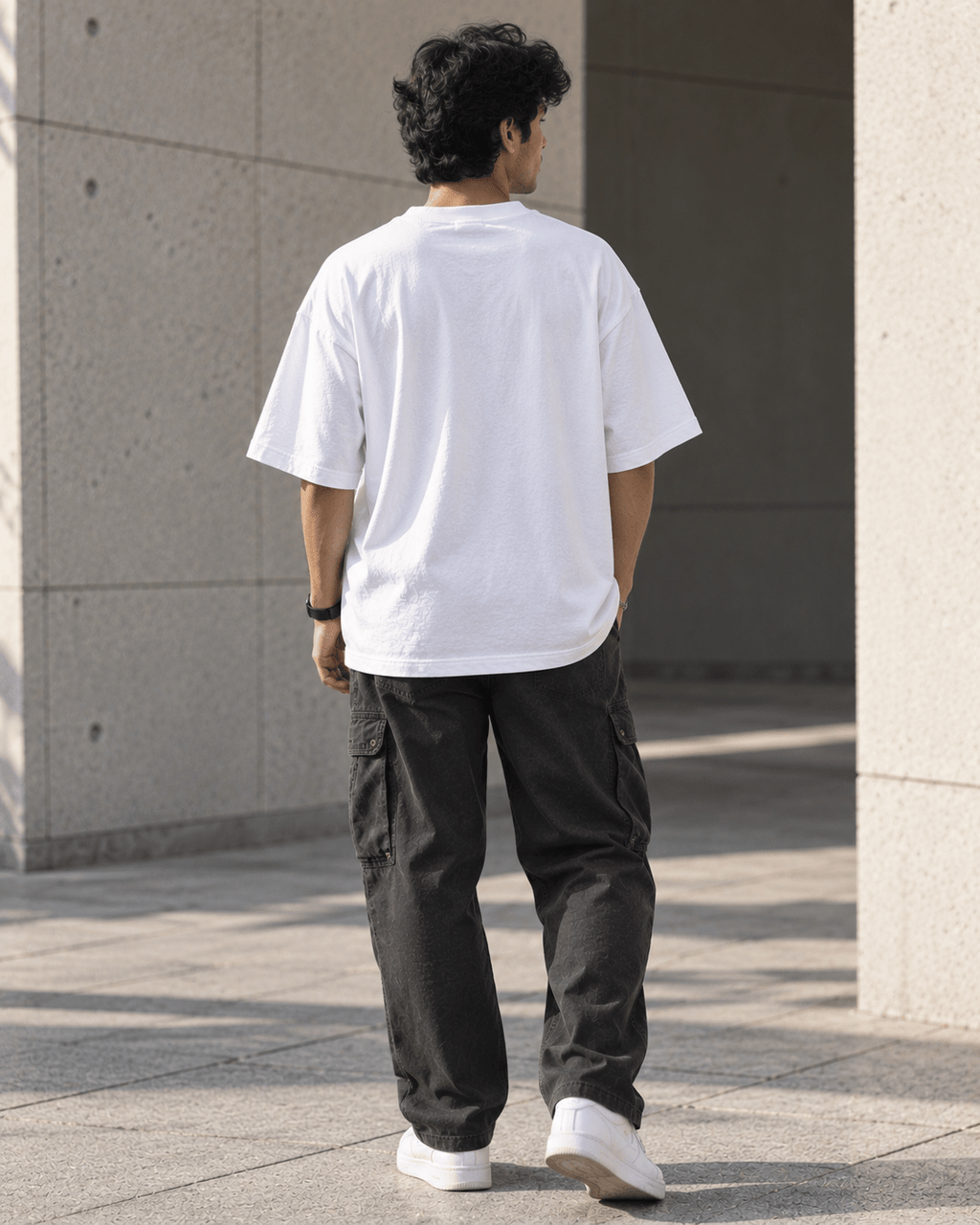 Travis 901 Graphic Oversized T-Shirt - WhiteBlacks